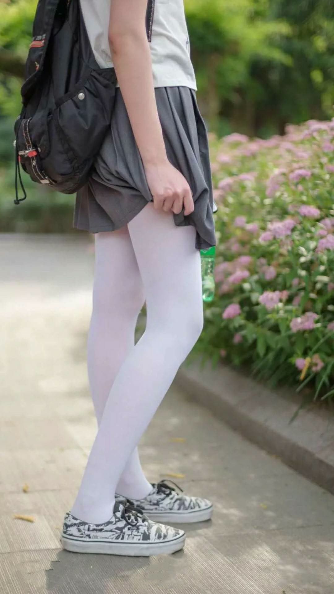 杨瀚森开场快速进入状态带动全队节奏,杨瀚森篮球