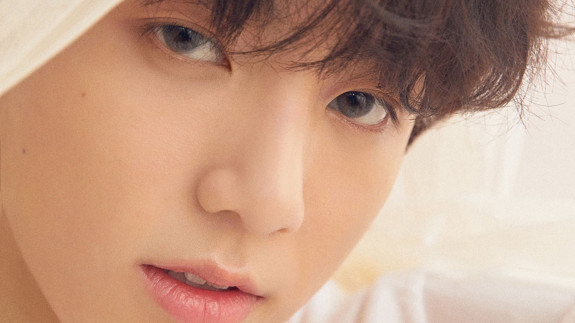 球队是否优先培养具备传控兼突破能力的中场新星，球队处于优势怎样安排战术