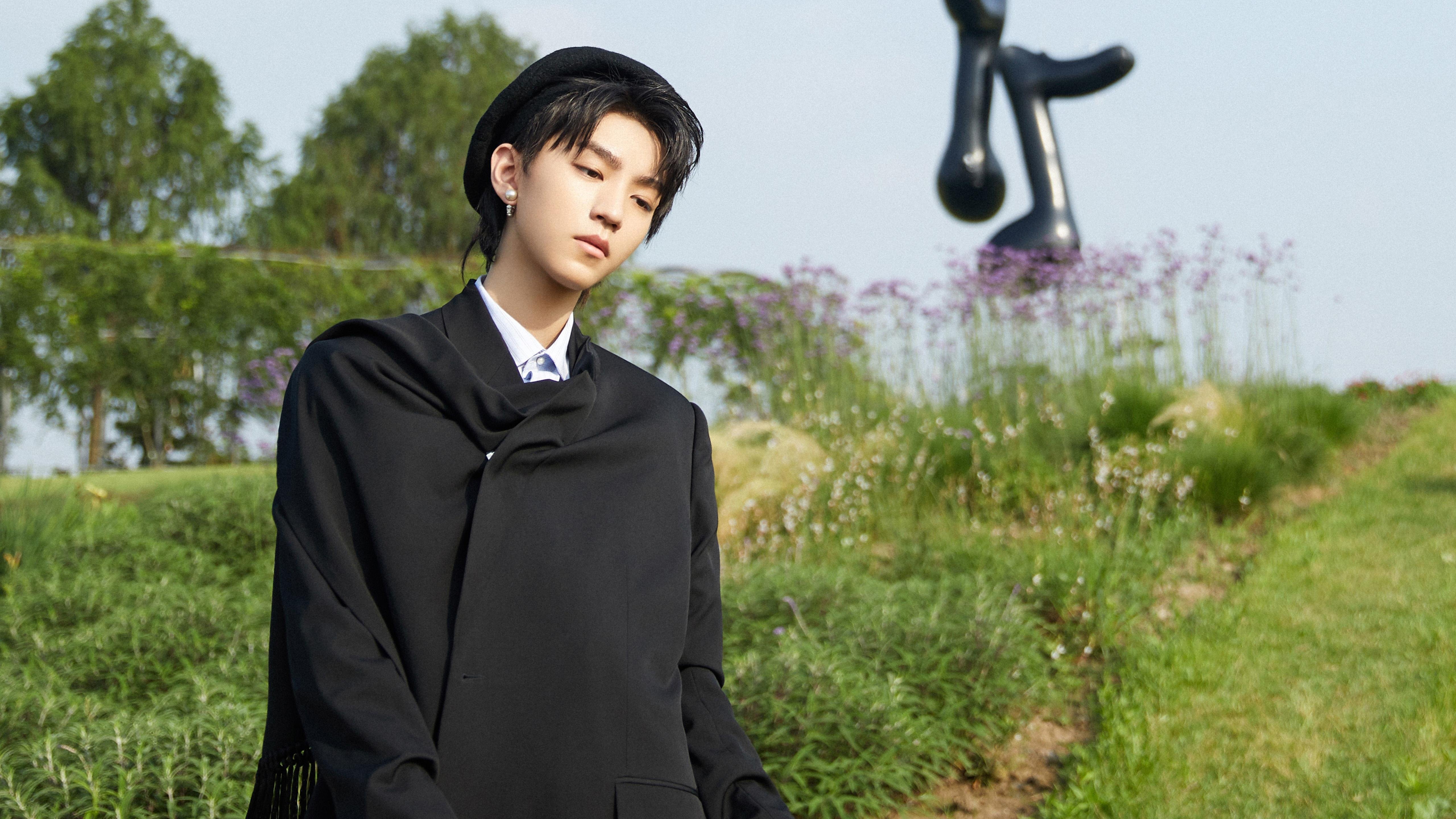 未来足球运动设备融合脑机接口,实现更精准操作