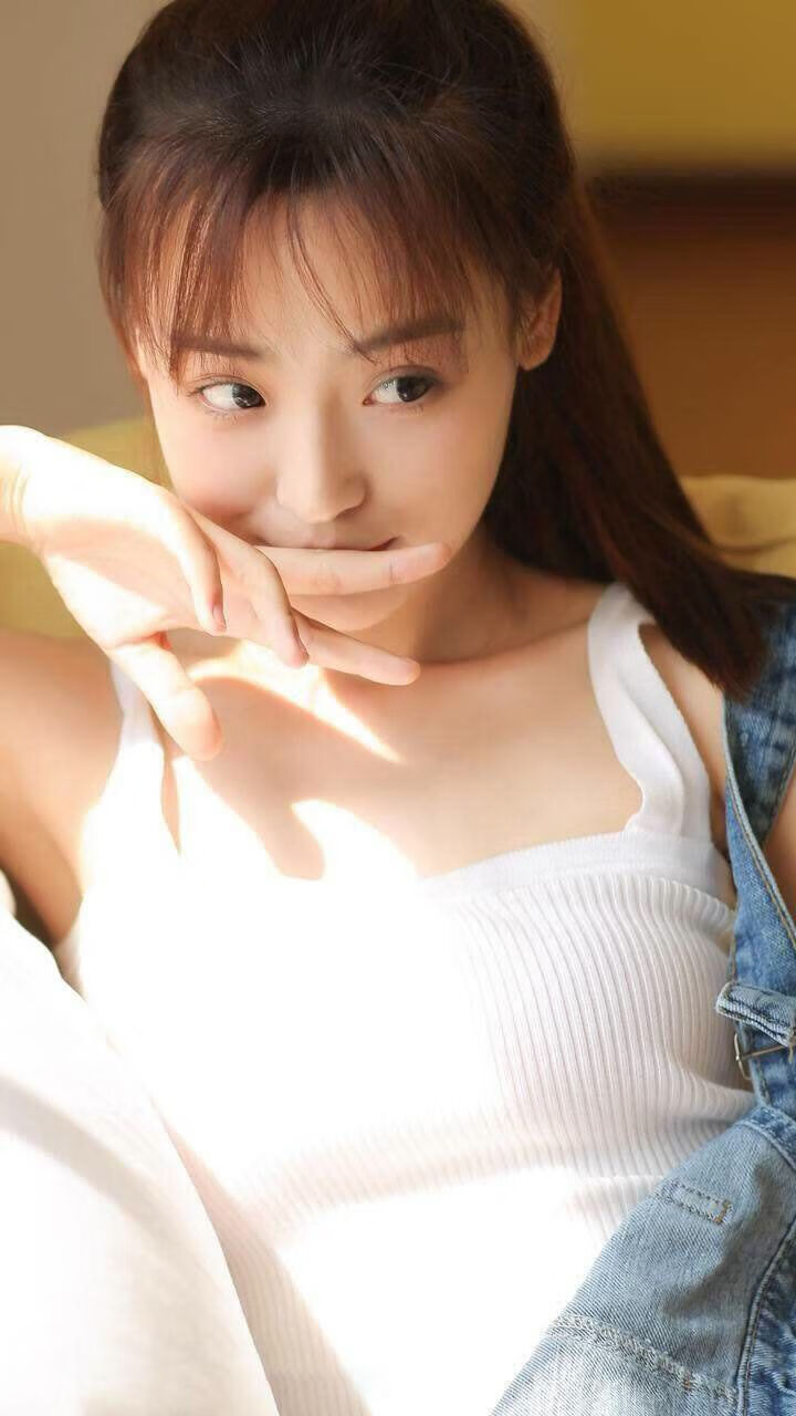 kaiyun体育app-欧洲杯疯狂角逐：战术布局让人屏息凝神，欧洲杯低调看