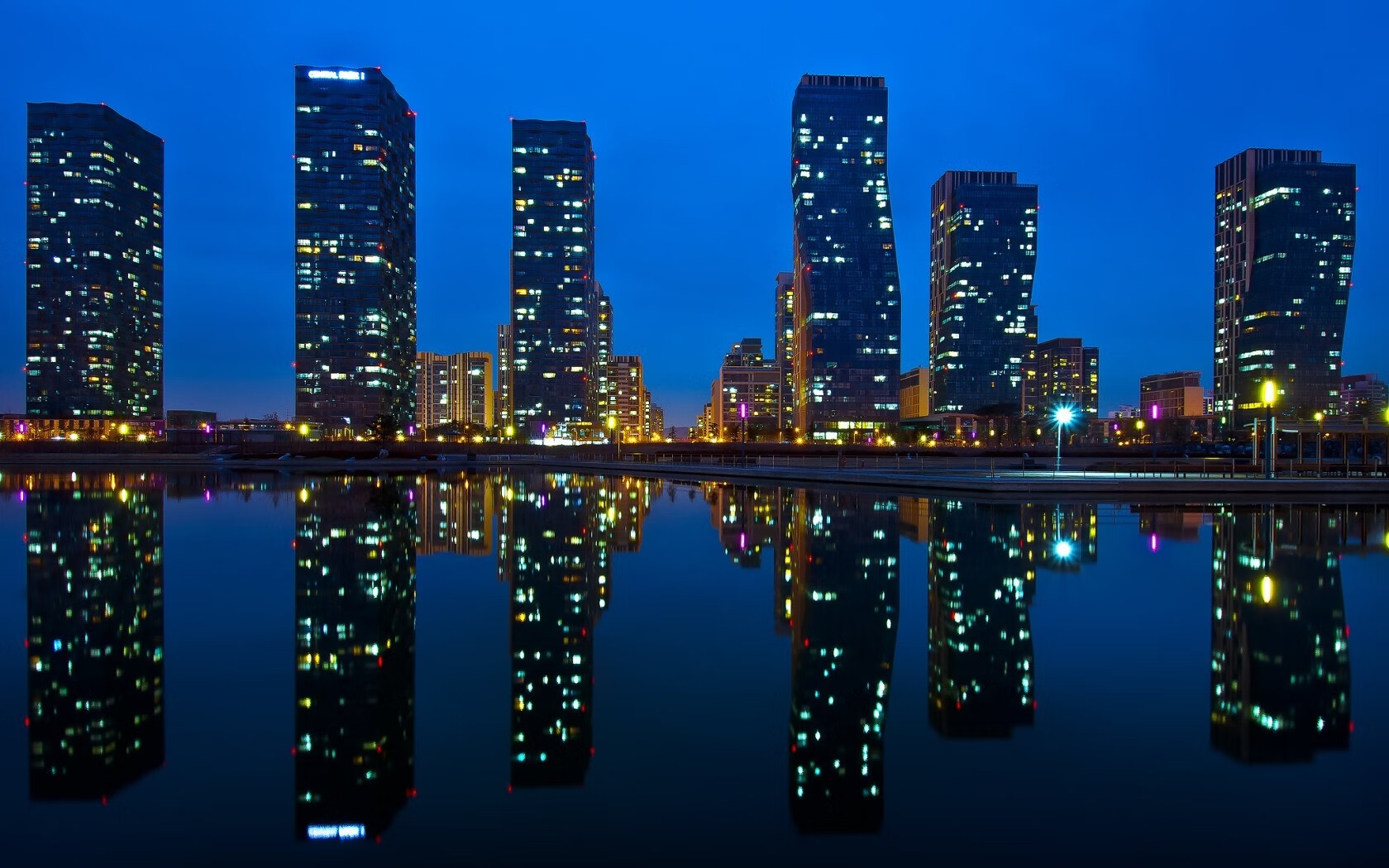 法甲豪门对抗：战术创新打动每一位观众，法甲豪门宣布全队停薪