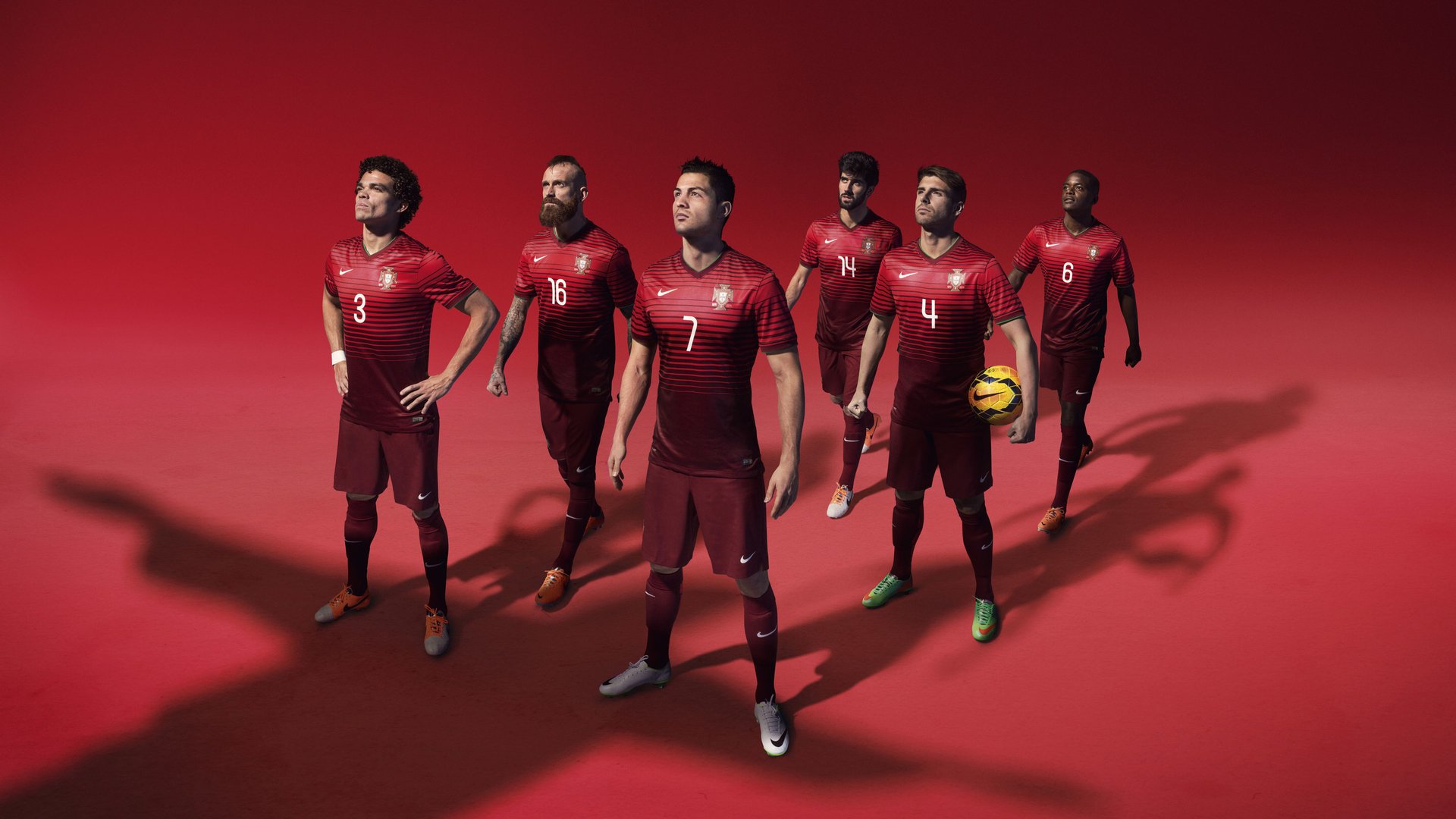 球员训练强度增加为联赛关键期做好全面储备准备,球员对训练不满