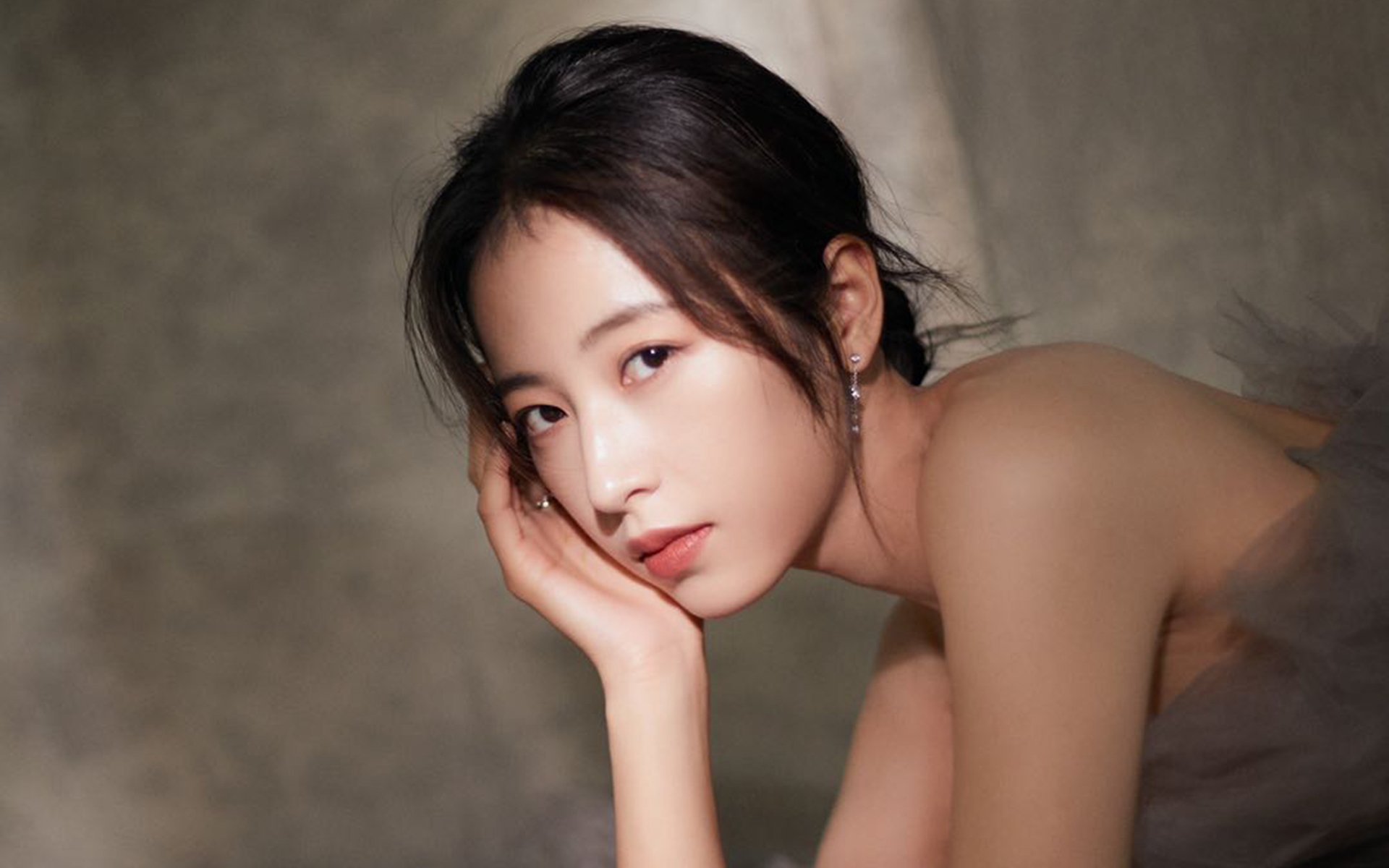 赛事组委会增设新奖项表彰团队协作突出集体价值受媒体关注，赛事组委会人员安排