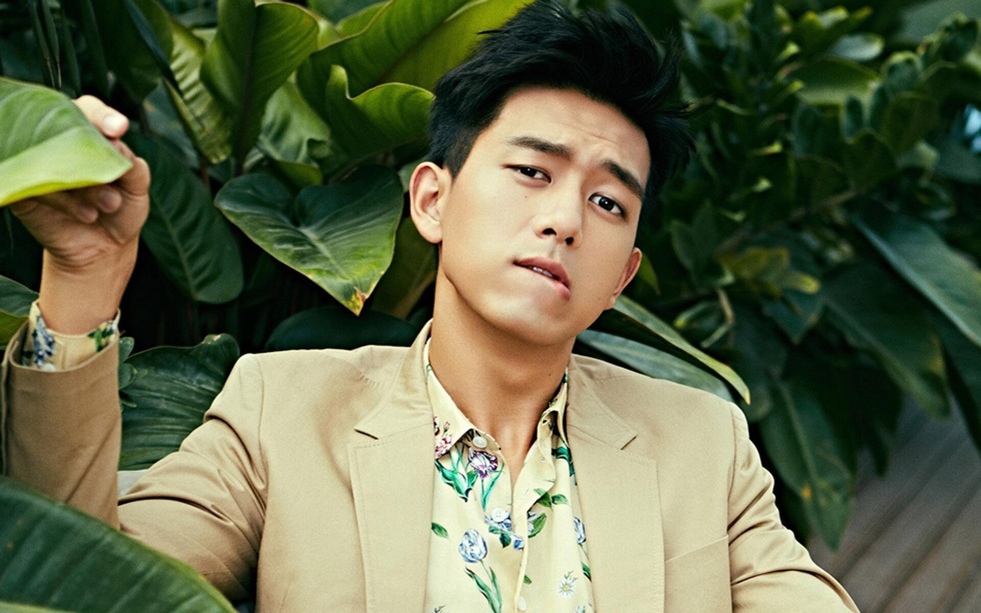 道格拉斯后半程加速打破对手防线，道格拉斯比赛视频